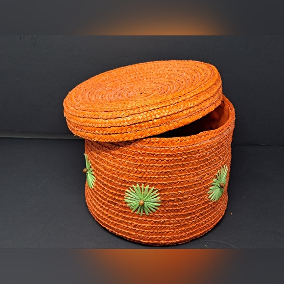 Mid Century Modern Woven Lidded Basket With Flowers - Picture 4 of 6